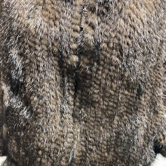 Fur cape - Picture 2 of 7